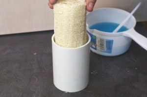 Insertamos la Luffa en el interior del molde... Insertamos la Lufa en el interior del molde...