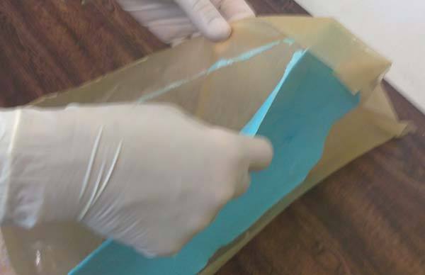 Paso 5 Hacer jabones de mil rositas con inclusión Paso 5 Hacer jabones de mil rositas con inclusión