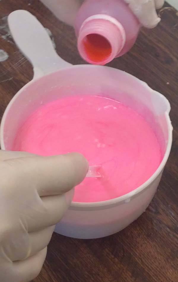 Paso 8 Hacer jabón de Mil Rosas con inclusión Paso 8 Hacer jabón de Mil Rosas con inclusión