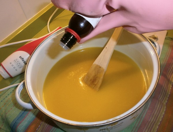 Añadir aceite esencial al jabon de aceite Añadir aceite esencial al jabon de aceite
