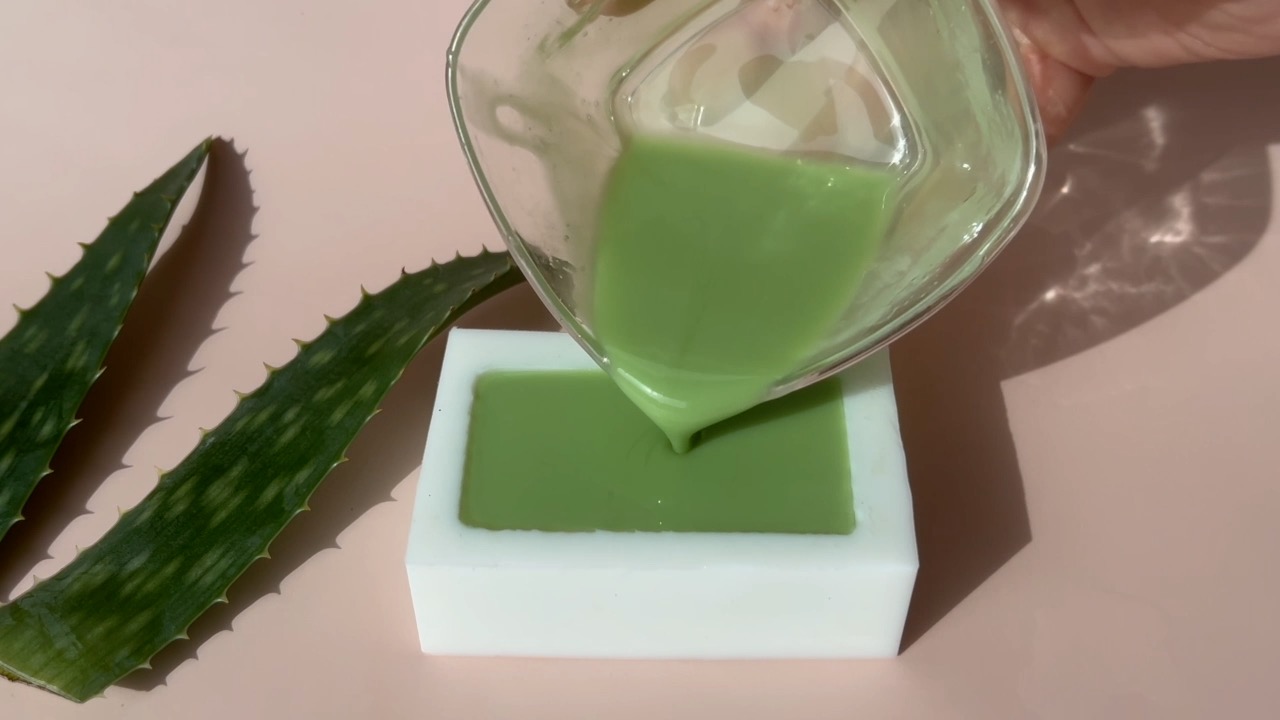 Como hacer jabon de aloe vera: recetas para elaborar en casa.